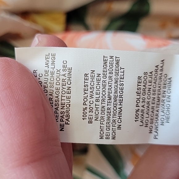 Prettyittlething Floral Dress 2 - Picture 7 of 11